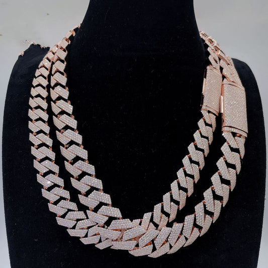 Moissanite Cuban Link Chain Necklaces